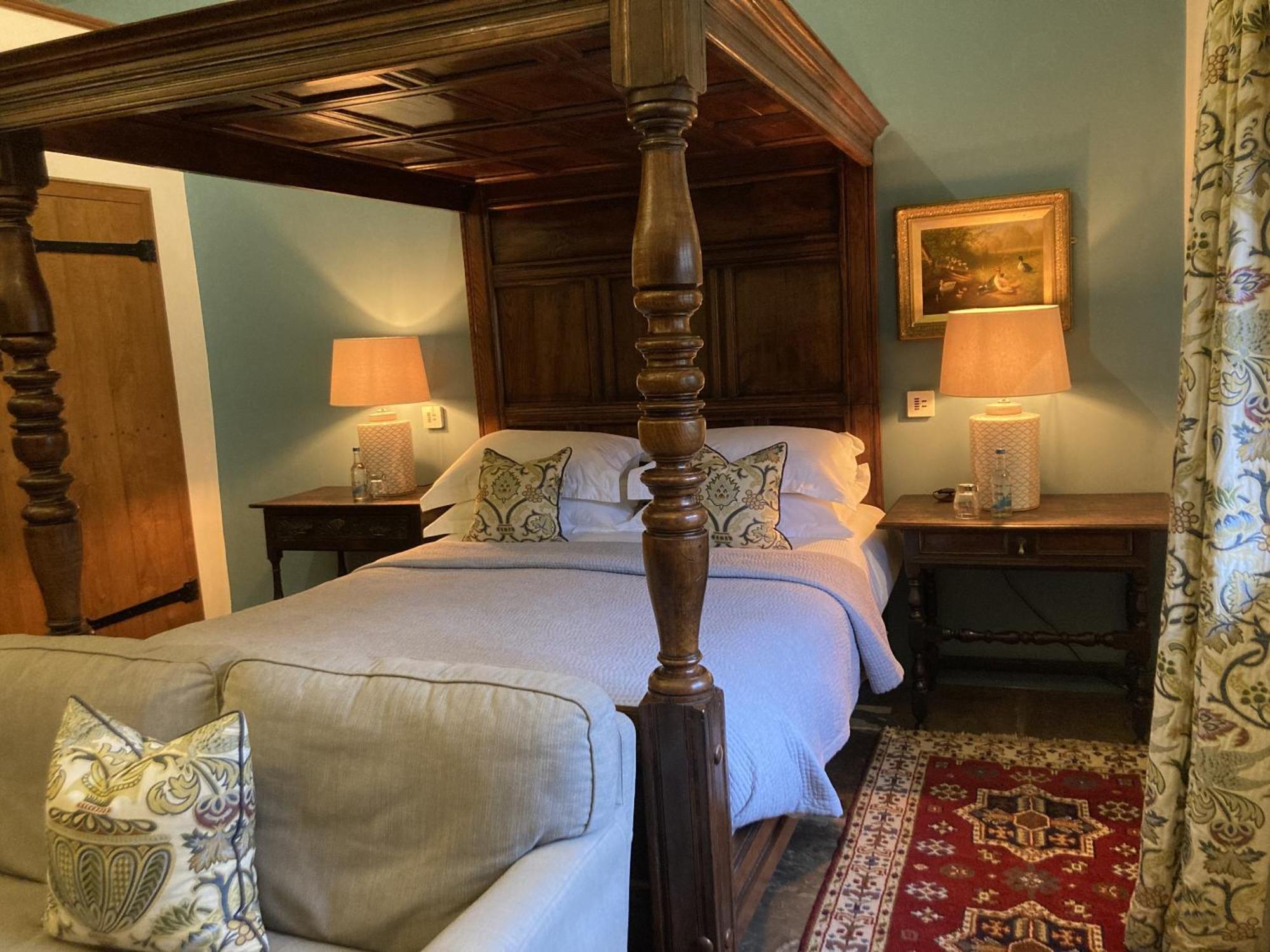 Inn Old Downton